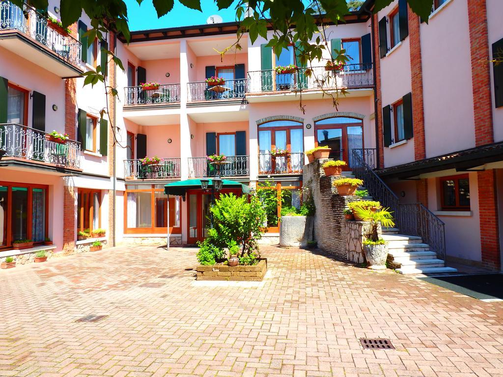 Hotel Meridiana Sirmione Exterior foto